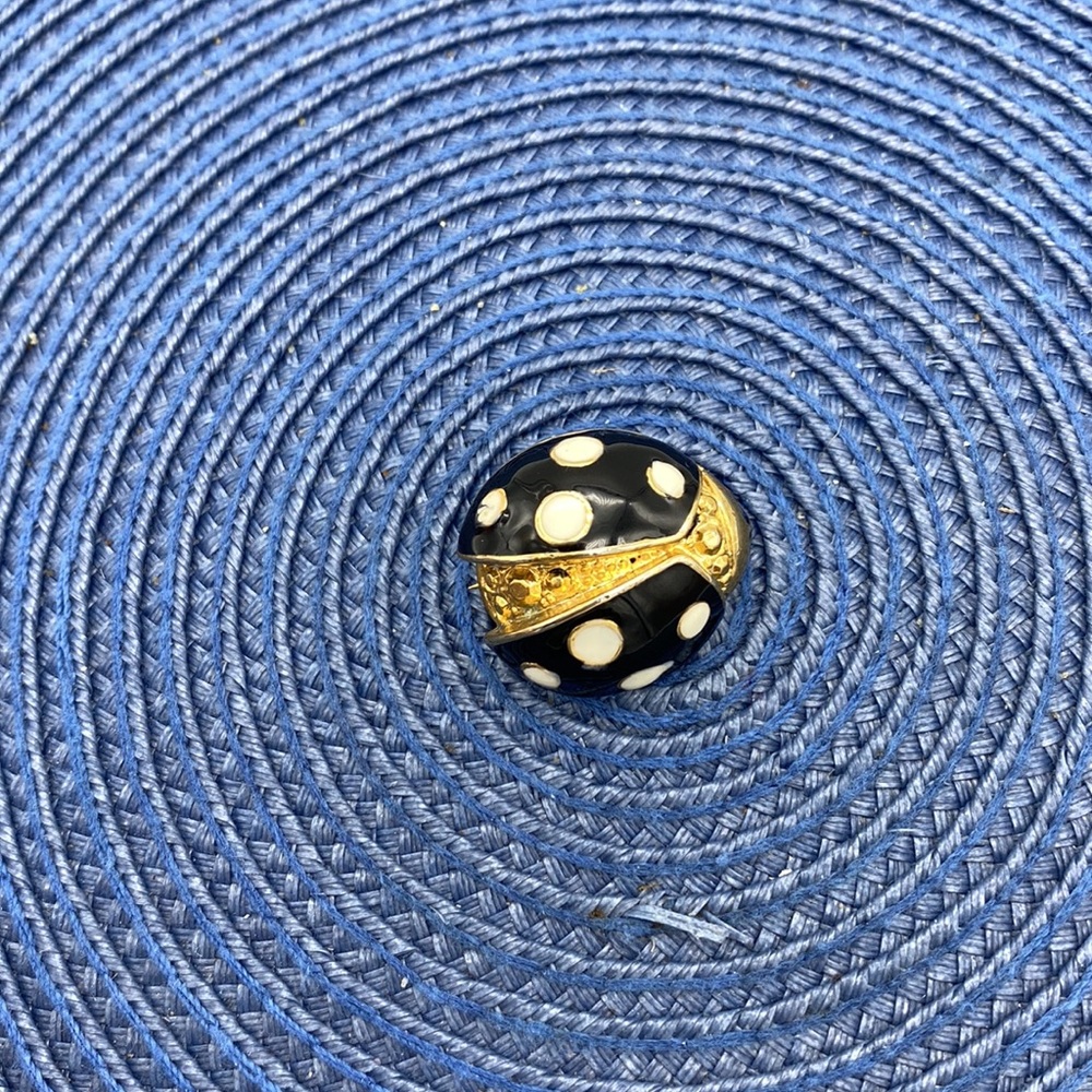 Vintage NEW LADYBUG BEETLE broach gold tone pin w black & white enamel